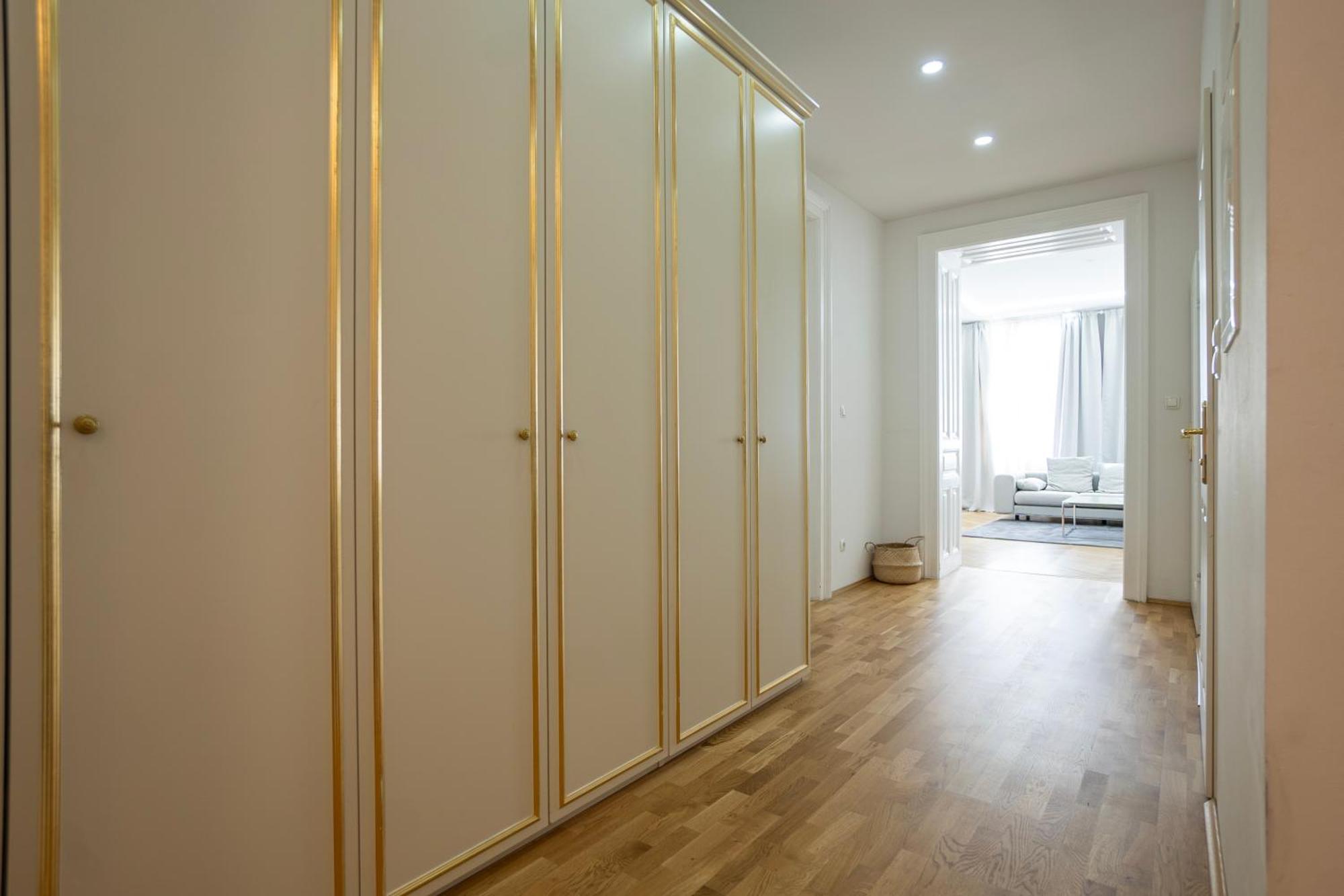 Charming 2-Room Apartment With Balcony, 15 Min To Center Vienna Exterior photo