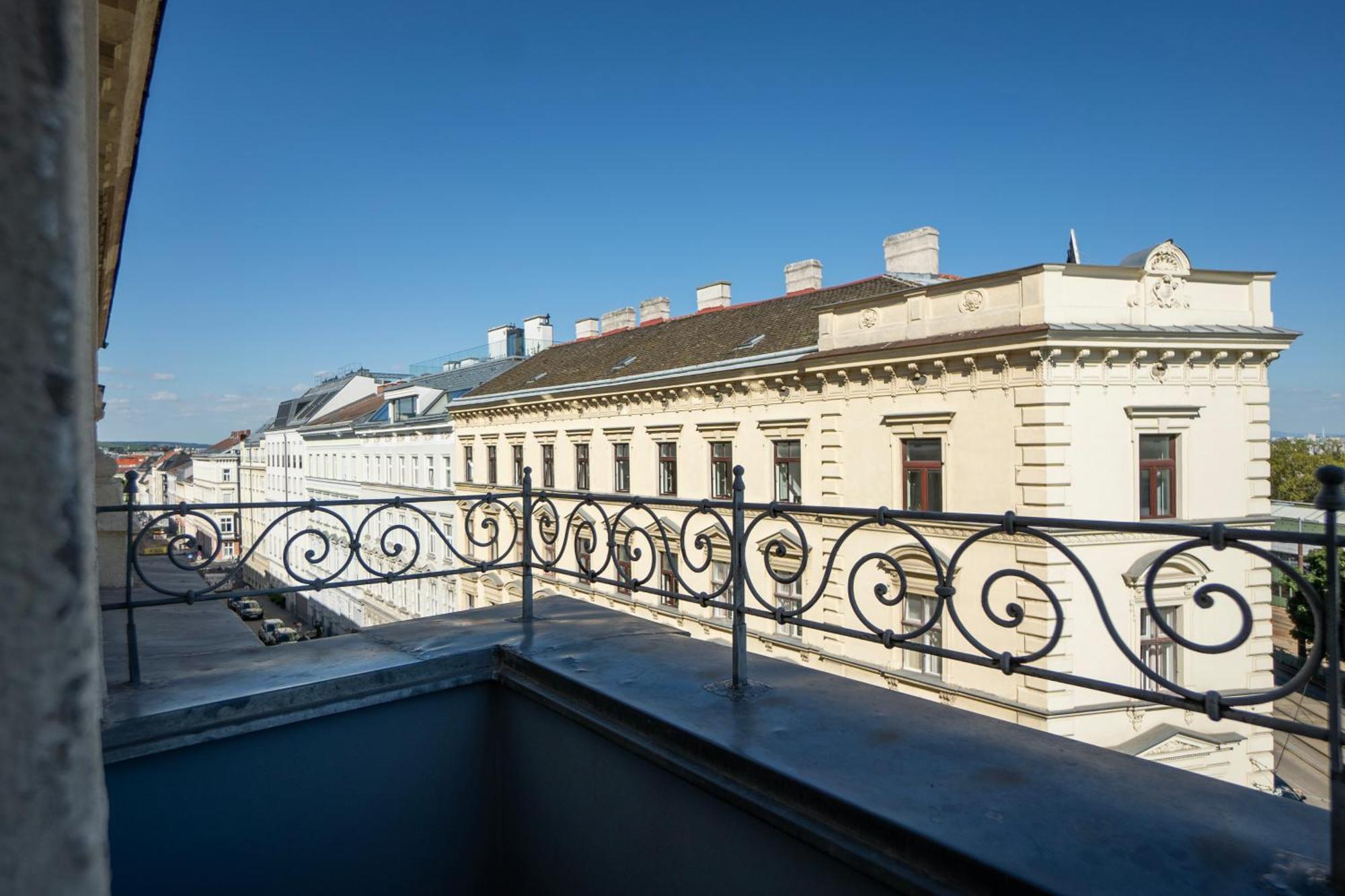 Charming 2-Room Apartment With Balcony, 15 Min To Center Vienna Exterior photo